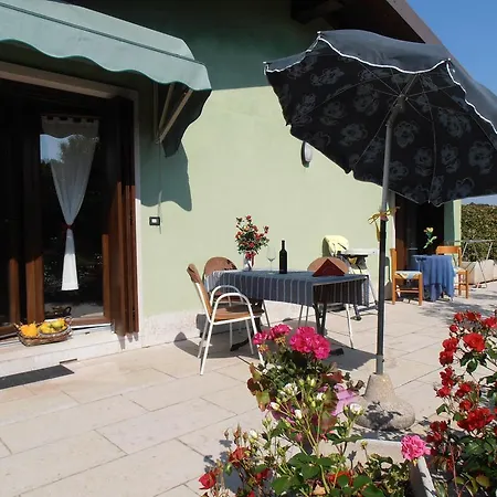 La Casetta Alloggio per agriturismo Affi